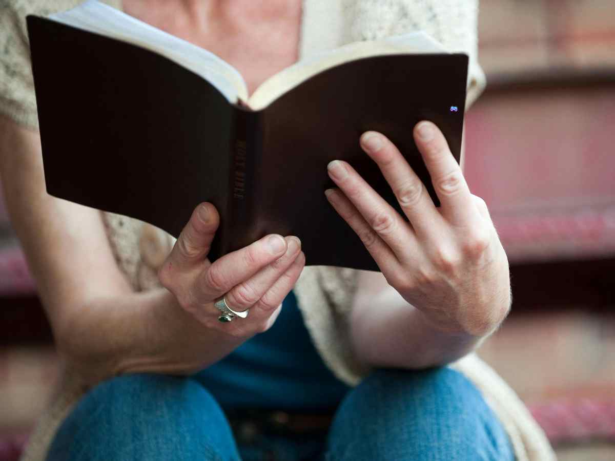 10 Ways to Build a Reading Habit (Especially If You’ve Never Had One) 