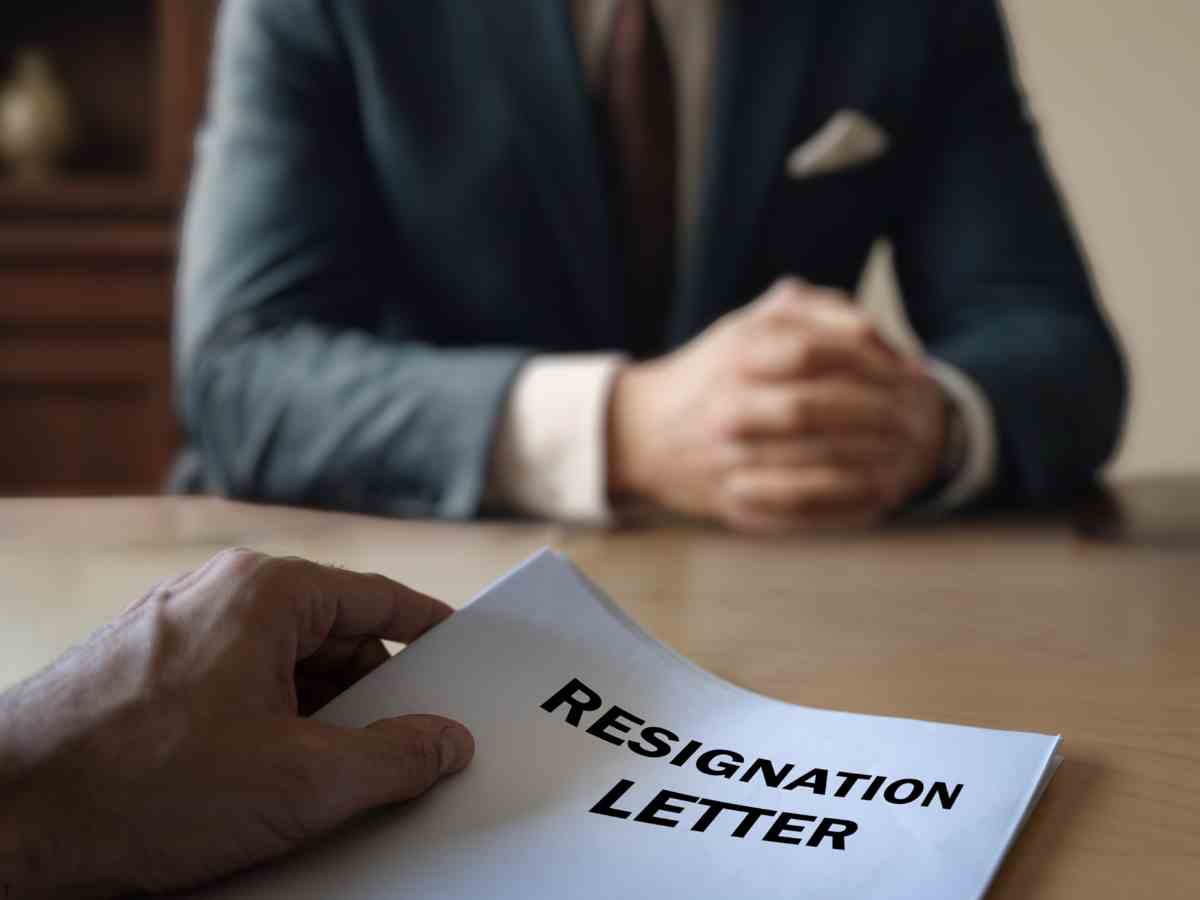 To-Do List for Employers When an Employee Resigns: Handling Goodbyes the Right Way 