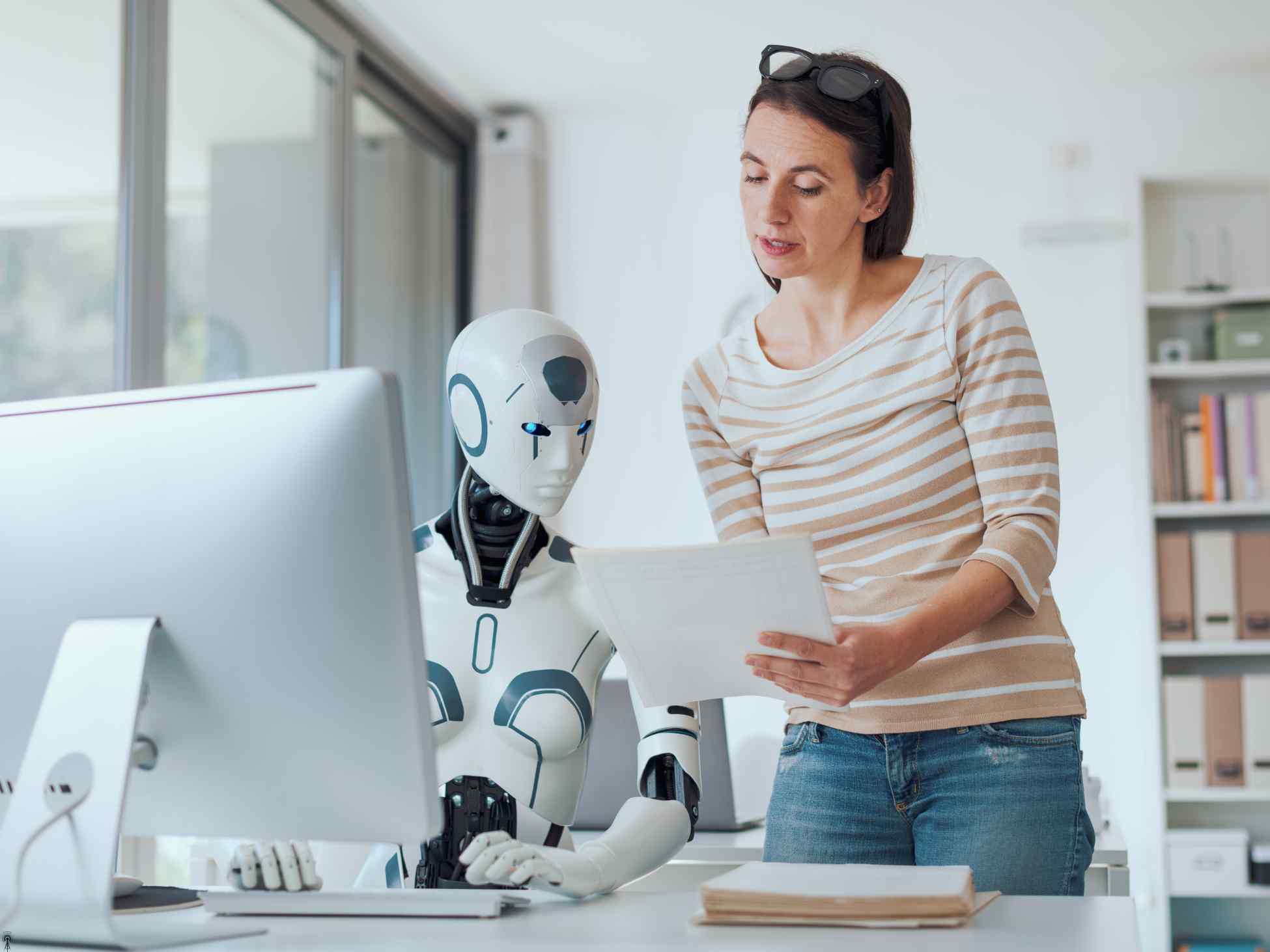 Human-AI Collaboration: The Soft Skills That Make the Tech Work 