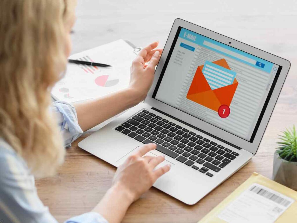 Email Etiquette: 7 Common Mistakes and Best Practices 